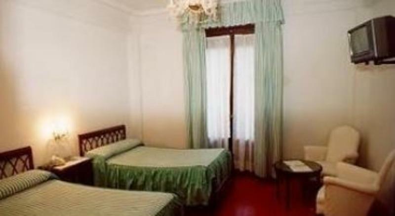 Hostal Amberes 马德里 外观 照片